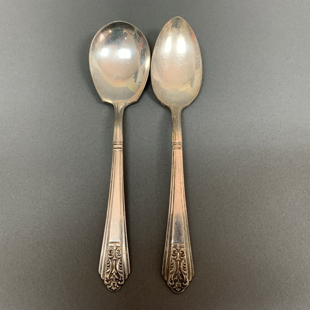 Royal‎ Saxony International Silver Plate Sugar and Oval Spoons Lot of 2
